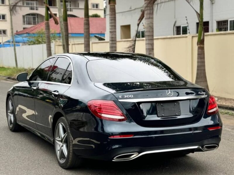 Mercedes Benz E300 4Matic'18