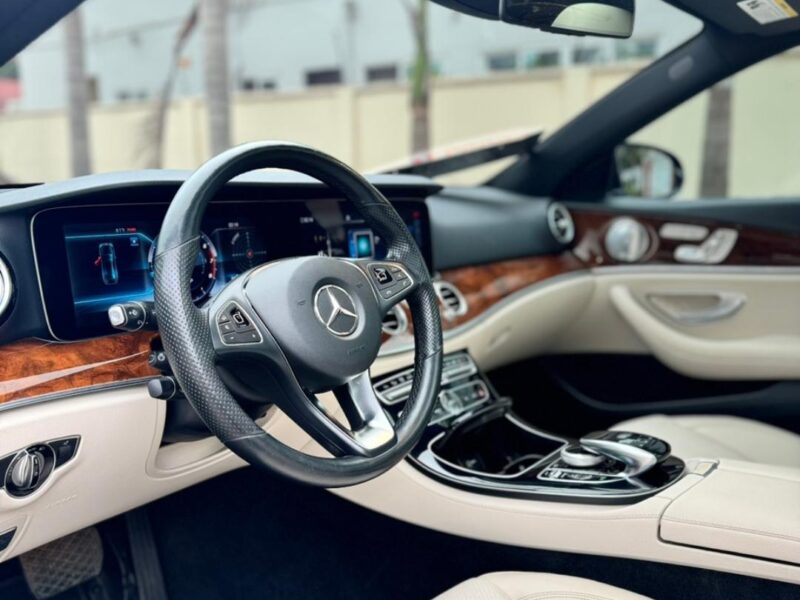 Mercedes Benz E300 4Matic'18