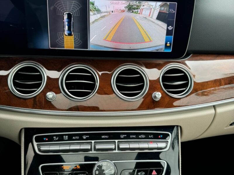 Mercedes Benz E300 4Matic'18