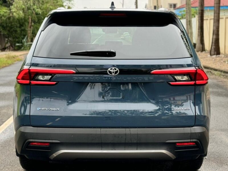 Toyota GrandHighLander'24